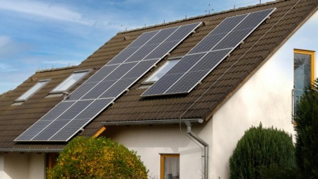 Pose de Velux, quels avantages pour votre maison et votre confort ?